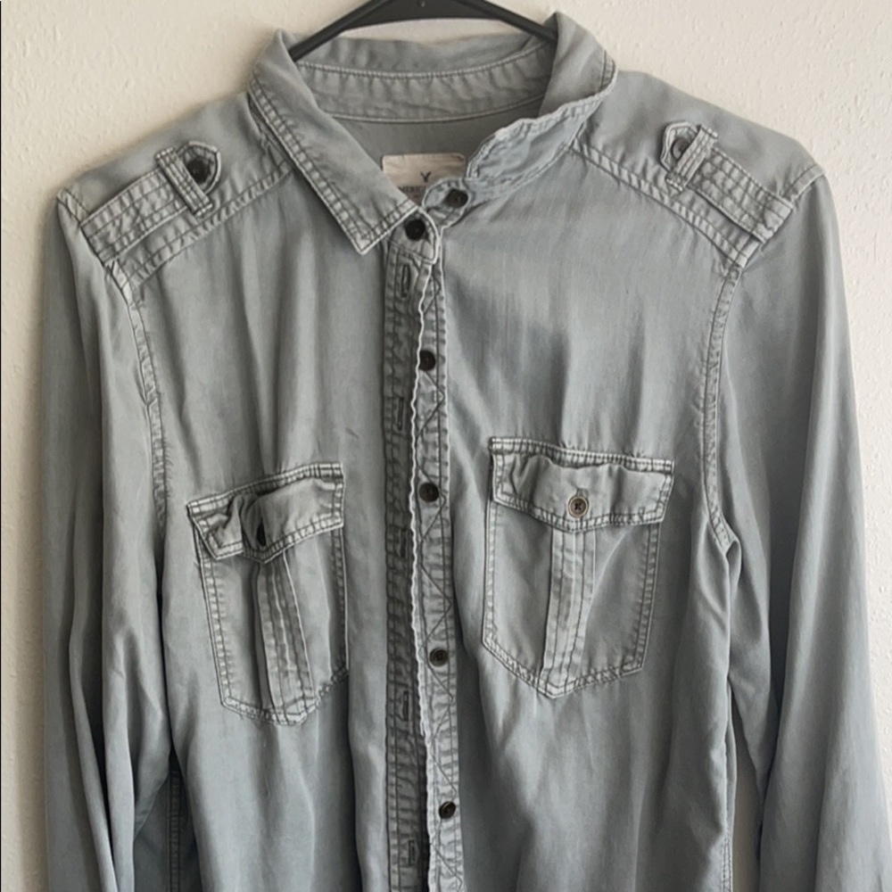 American Eagle Button Down